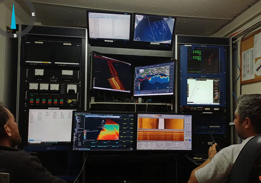 Side-scan sonar (SSS) data analysis
